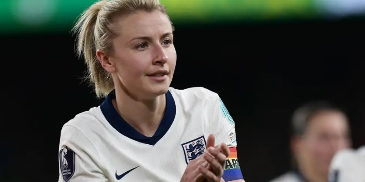 Leah Williamson er Arsenal tvers igjennom! Gunners-favoritt og Lionesses-kaptein signerer ny flerårskontrakt med WSL-gig